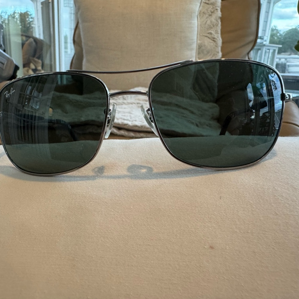 Ray-Ban men’s sunglasses model RB 3515